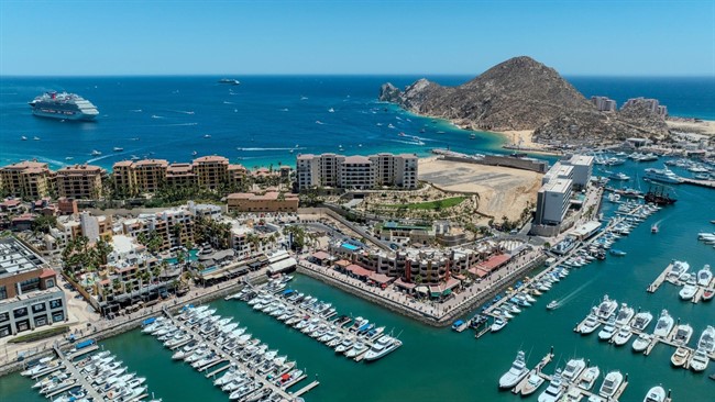 Experience Cabo Living: Condo in the Heart of the Marina