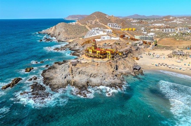 Pros & Cons of Buying Beachfront Property in Todos Santos