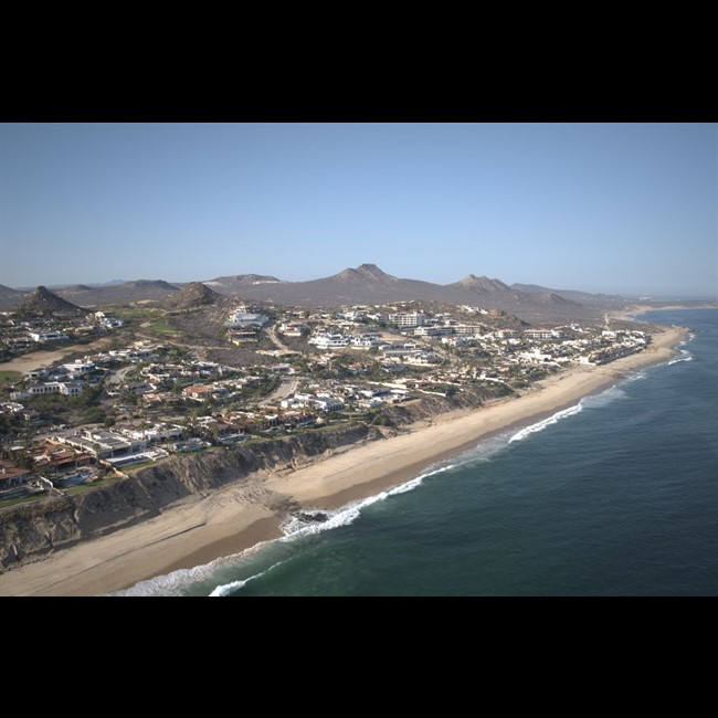 The Real Estate "Opportunity Portal" in Mexico: Why 2026 is the Year for Smart Investors