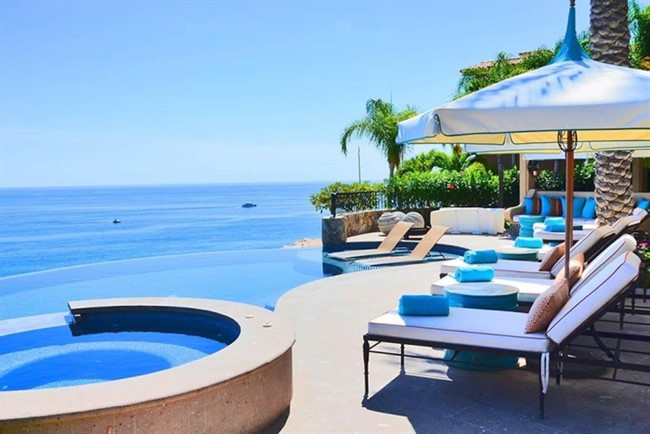 Palmilla: Live in a spectacular home near a beautiful swimmable beach