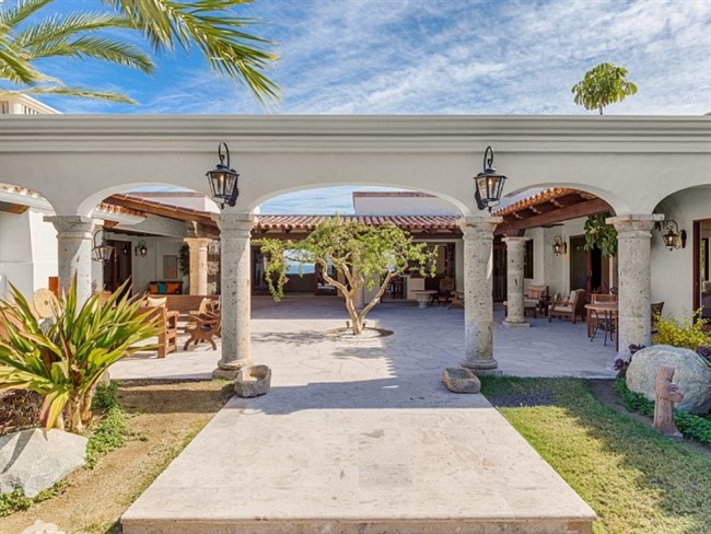 New Listing: Casa Caleta $2.28 M USD | Palmilla