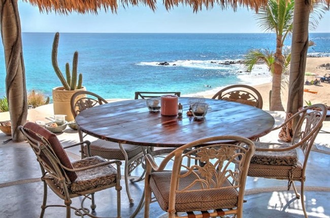 Cruz del Sur. Beachfront Living in Zacatitos, Los Cabos