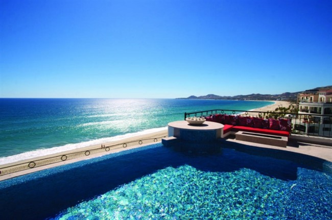 Play On The Sand And Touch The Sky